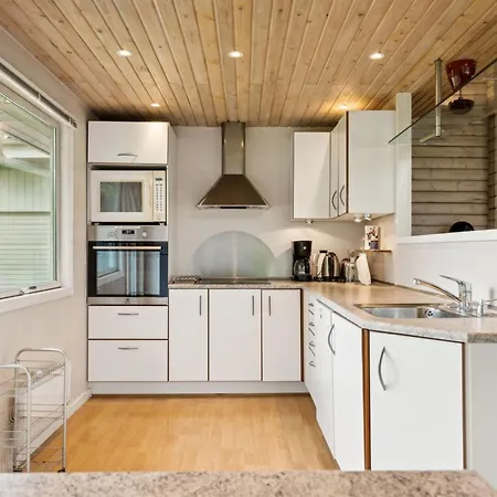 Ilwith - 400m From The Sea By Interhome