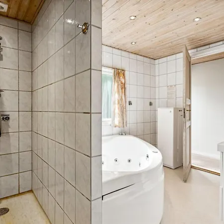 Ilwith - 400m From The Sea By Interhome Feriehus