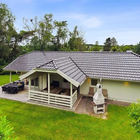Ilwith - 400m From The Sea By Interhome